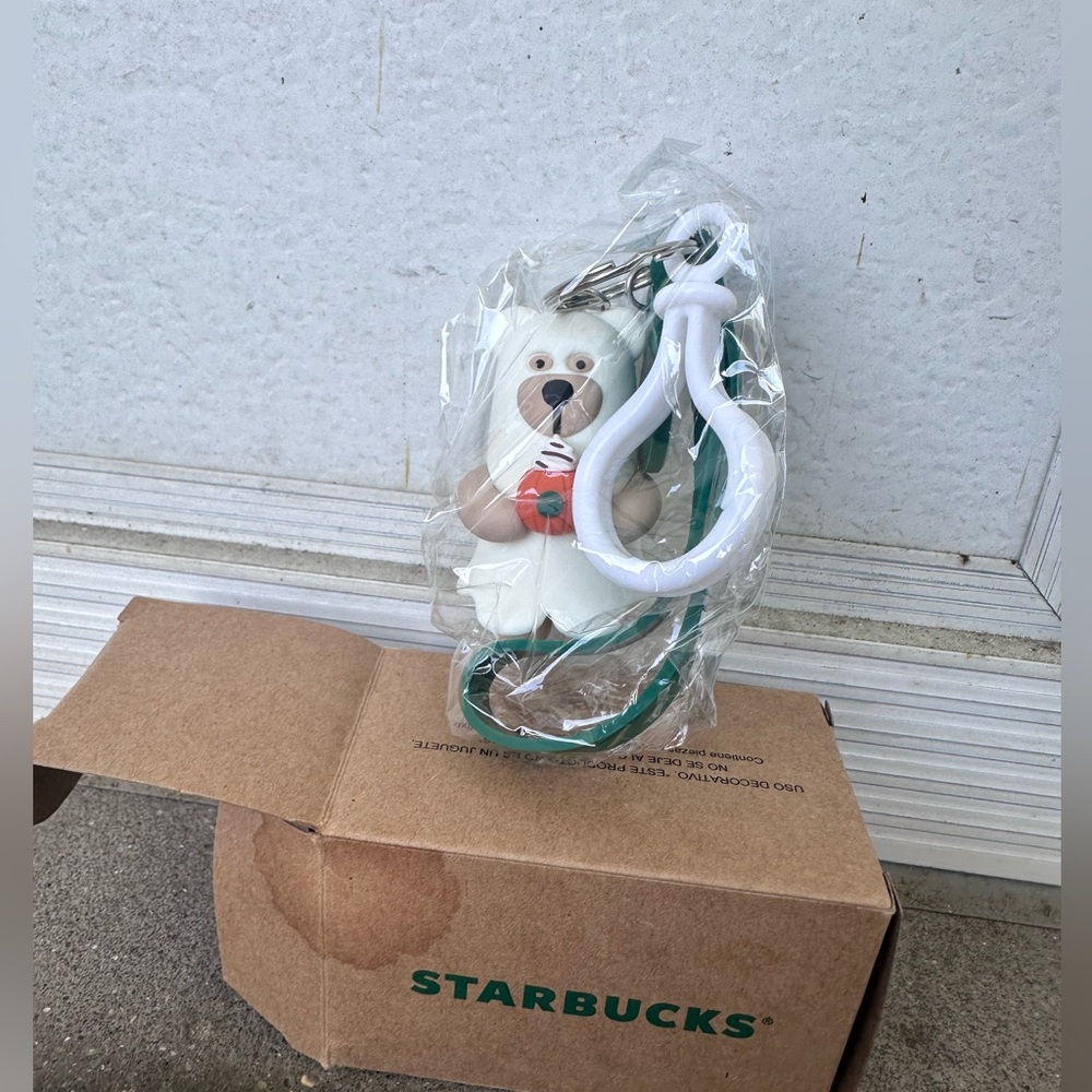 Starbucks Mexico halloween Bearista  keychain